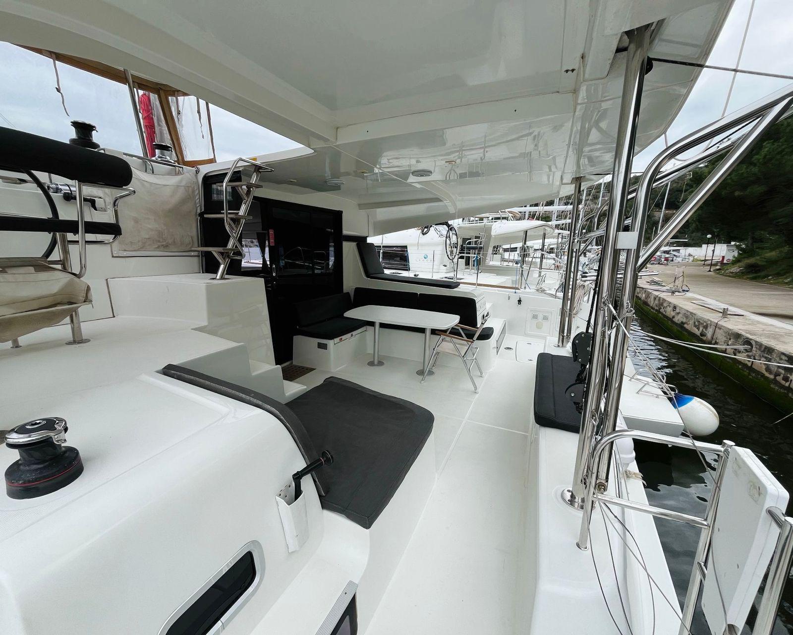 Lagoon 42