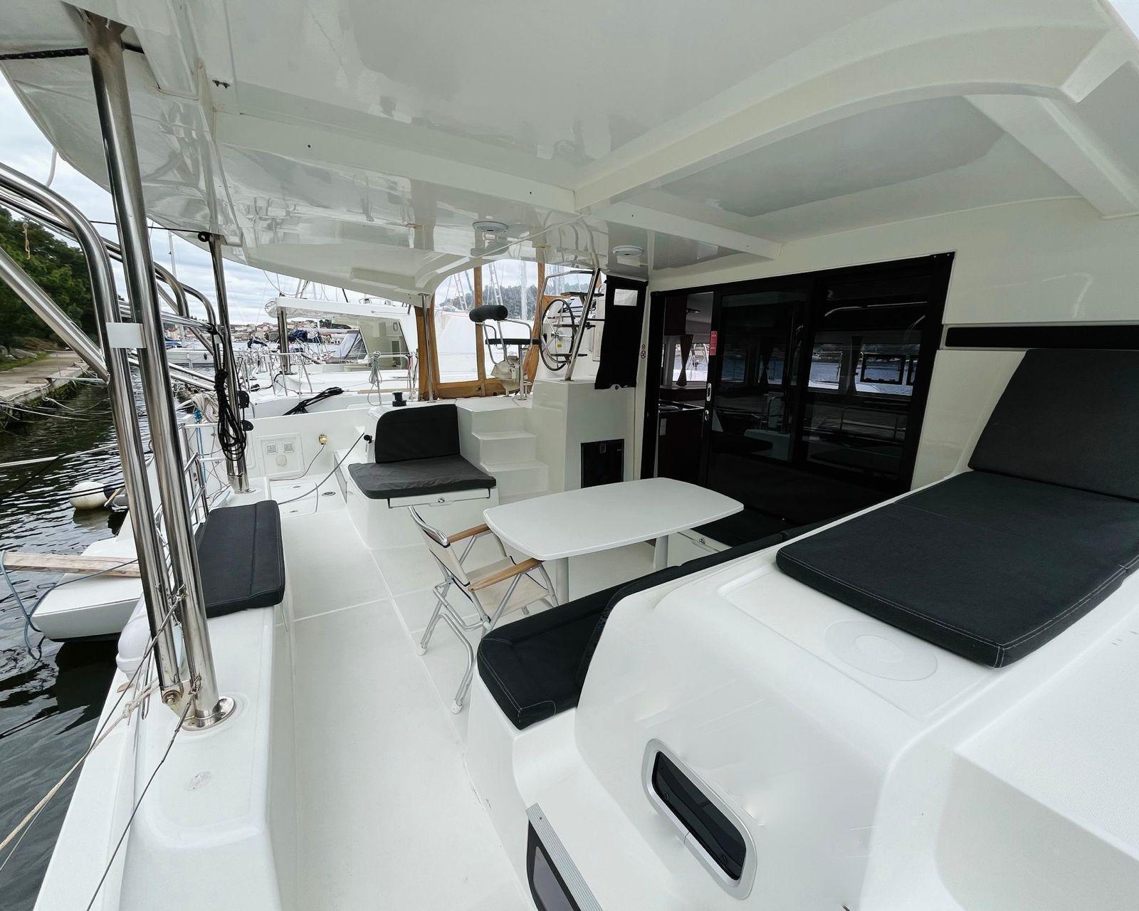 Lagoon 42
